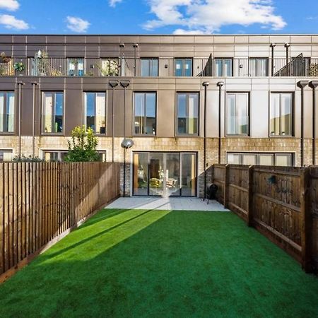 Amazing New Built Townhouse With Garden In London Vila Hendon Exterior foto